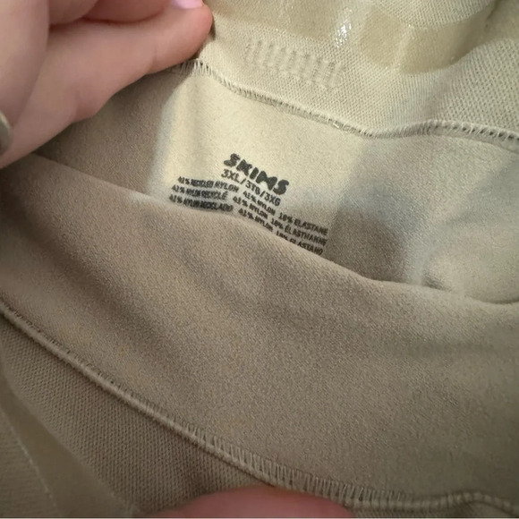 NWOT SKIMS HIGH-WAISTED ABOVE THE KNEE SHORT 3X - Picture 5 of 6